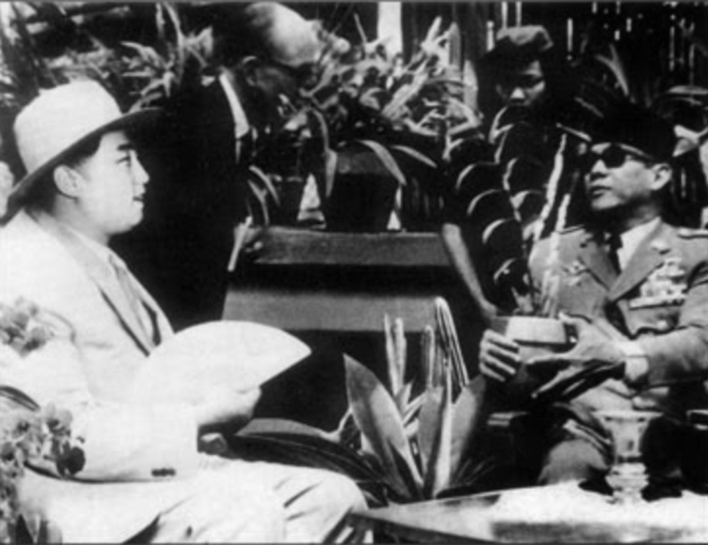 Kim Il Sung discussing Third-Worldism with Muammar Gaddafi